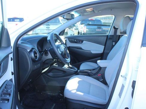 Used 2023 Hyundai Kona SEL image 9