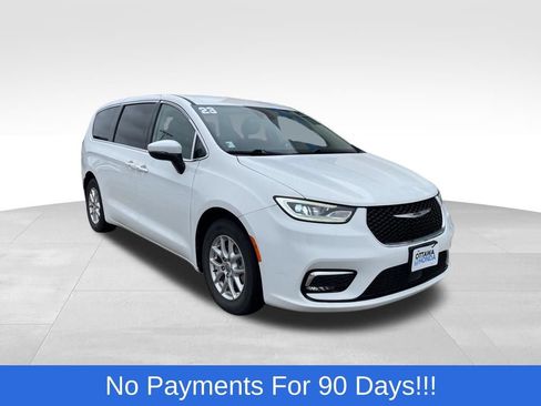Used 2023 Chrysler Pacifica Touring-L FWD image 1