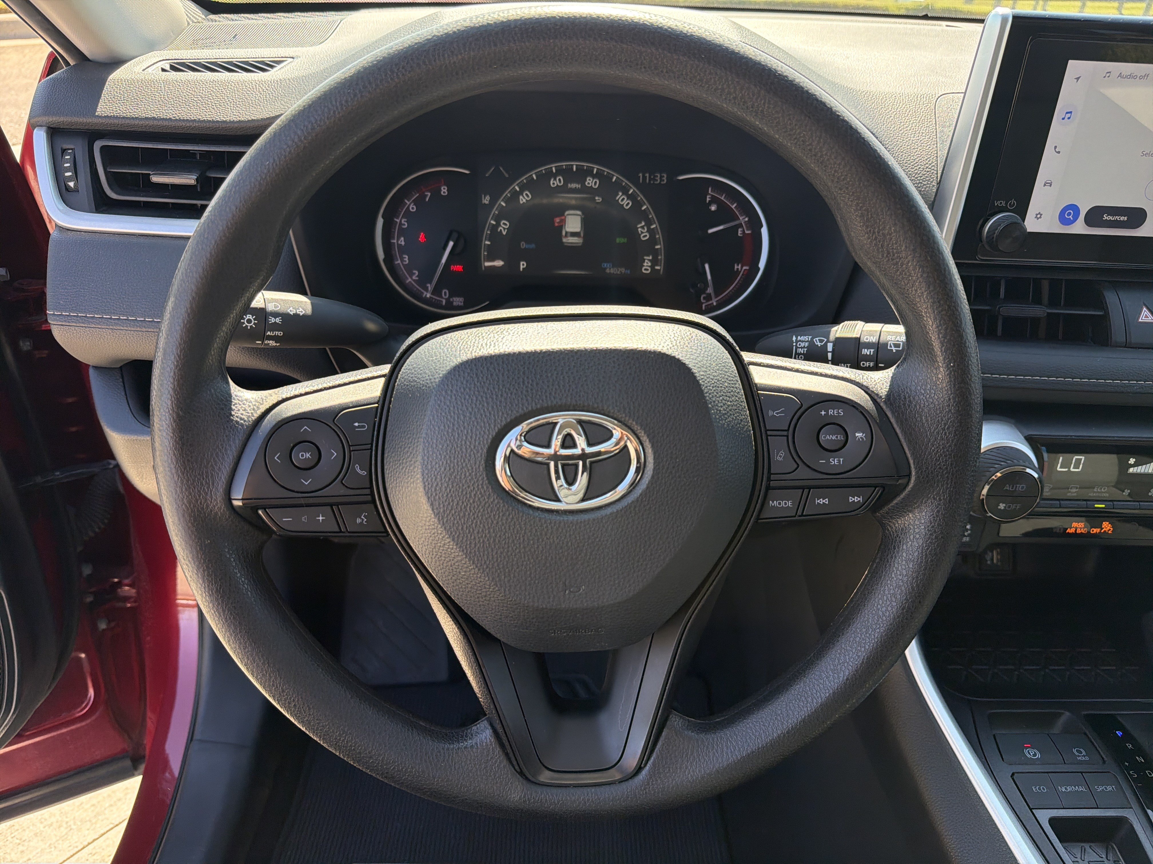 Used 2025 Toyota RAV4 XLE FWD image 21