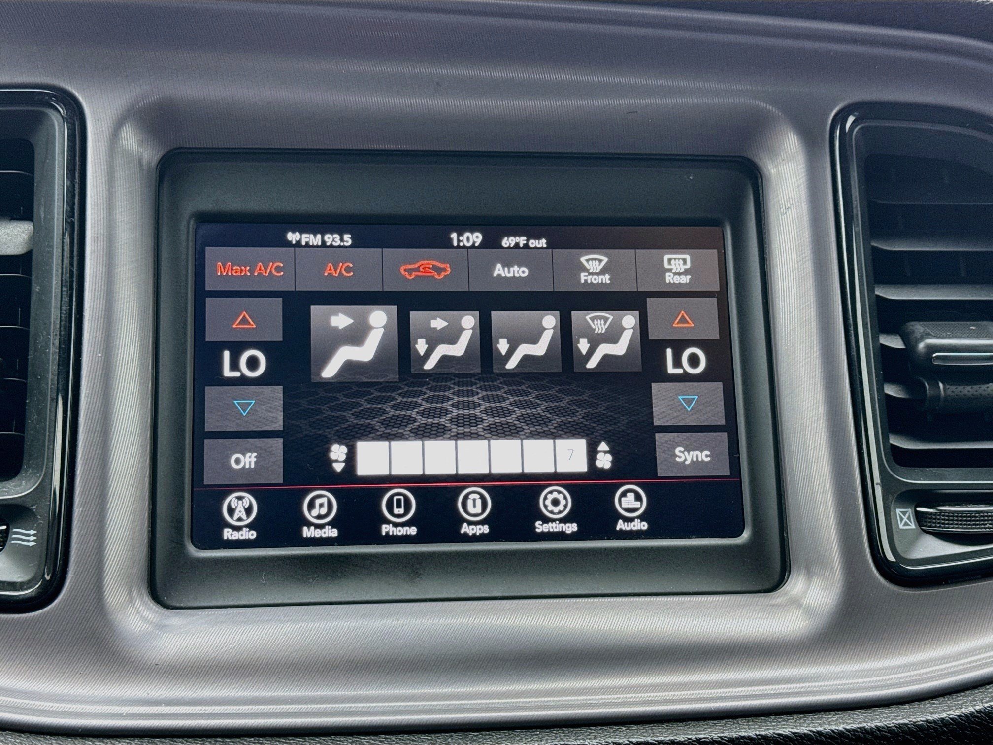 Used 2023 Dodge Challenger SXT RWD image 13