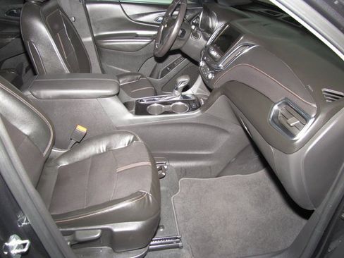 Used 2022 Chevrolet Equinox Premier image 19