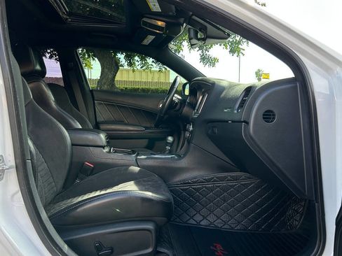 Used 2017 Dodge Charger R/T image 14