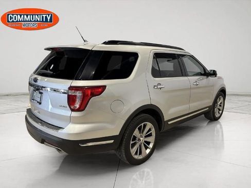 Used 2018 Ford Explorer Limited image 7