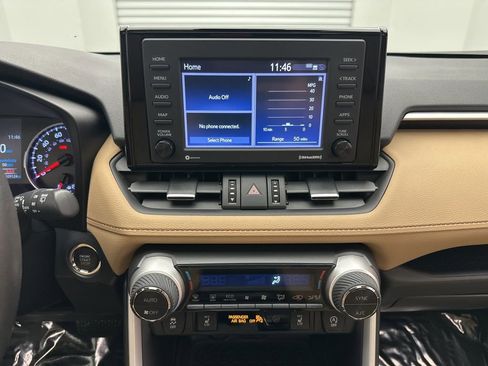 Used 2020 Toyota RAV4 XLE Premium image 20