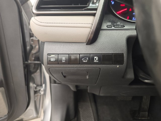 Used 2023 Toyota Camry XSE FWD image 32