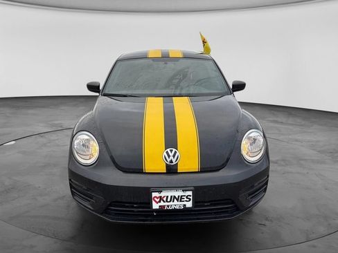 Used 2018 Volkswagen Beetle 2.0T S FWD image 4