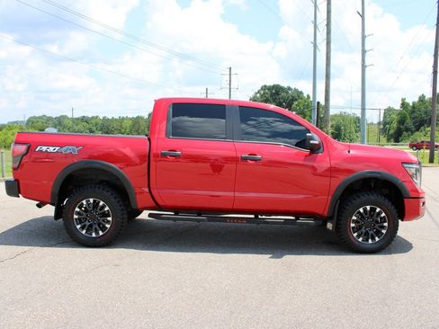 Used 2021 Nissan Titan PRO-4X w/ Pro-4x Convenience Package AWD/4WD image 15