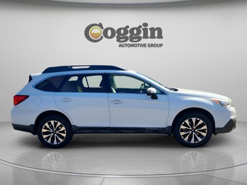 Used 2017 Subaru Outback 2.5i Limited image 3