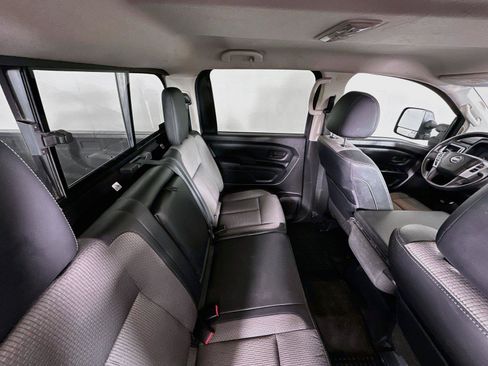 Used 2017 Nissan Titan S AWD/4WD image 24