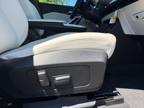 New 2026 BMW X1 xDrive28i w/ Technology Package AWD/4WD image 17