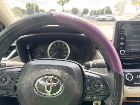 Used 2021 Toyota Corolla LE FWD image 12