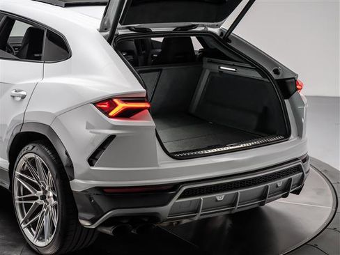 Used 2019 Lamborghini Urus image 42