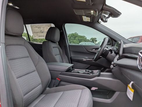 New 2026 Chevrolet Equinox LT w/ Safety and Technology Package FWD image 29