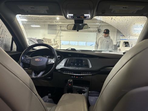 Used 2019 Cadillac XT4 Luxury w/ Cold Weather Package image 31