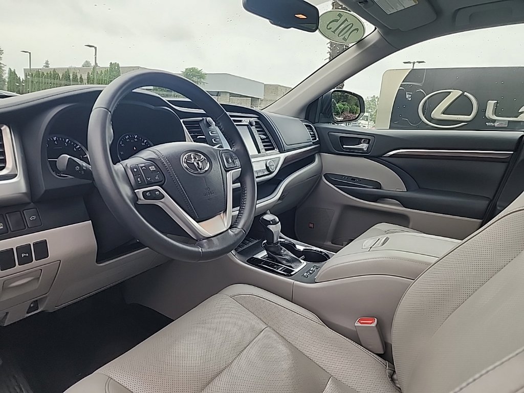 Used 2015 Toyota Highlander Limited AWD/4WD image 12