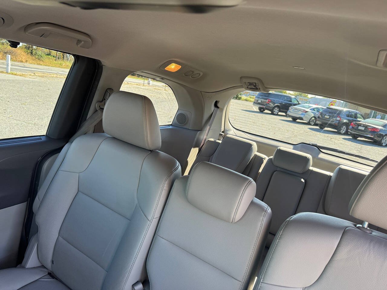 Used 2015 Honda Odyssey Touring image 18