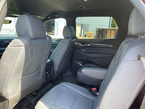 Used 2022 Buick Enclave Essence AWD/4WD image 4