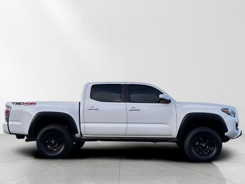 Used 2020 Toyota Tacoma TRD Off-Road image 2