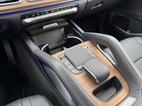 Certified 2025 Mercedes-Benz GLE 450 4MATIC image 23