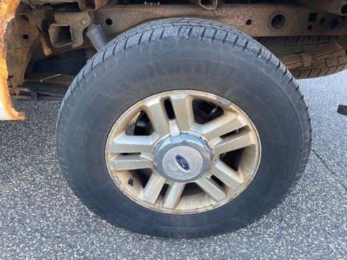 Used 2005 Ford F150 XLT image 12