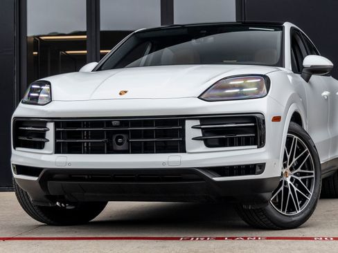 Certified 2026 Porsche Cayenne Coupe AWD/4WD image 7