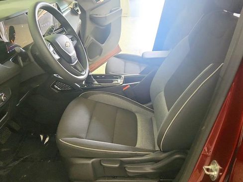 Used 2025 Chevrolet TrailBlazer LT AWD/4WD image 15