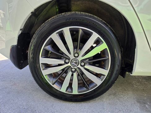 Used 2017 Honda Fit EX image 48