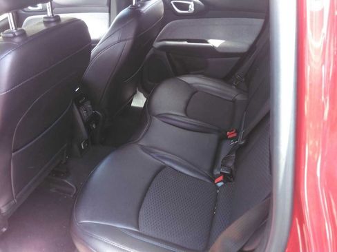 Used 2024 Jeep Compass Latitude AWD/4WD image 3