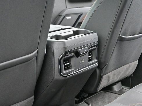 Used 2025 GMC Sierra 2500 AT4 AWD/4WD image 31