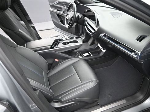 Used 2024 Cadillac Lyriq Luxury w/ LPO, Floor Liner Package image 17