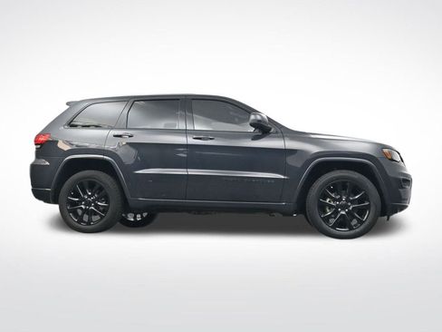 Used 2018 Jeep Grand Cherokee Altitude image 33