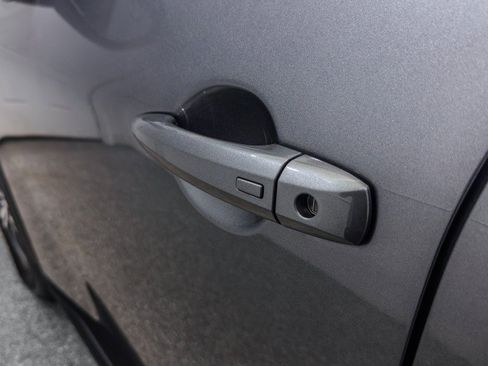 Used 2023 Nissan Rogue SV image 10