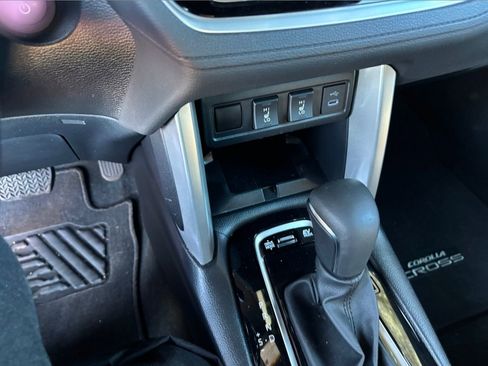 Used 2024 Toyota Corolla Cross XSE w/ Convenience Package image 6