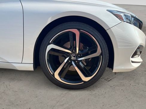 Used 2019 Honda Accord Sport image 15