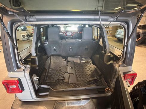 Used 2021 Jeep Wrangler Unlimited Rubicon w/ Steel Bumper Group AWD/4WD image 29