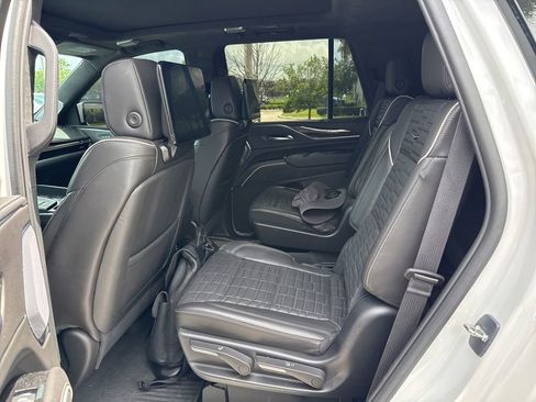 Certified 2023 Cadillac Escalade Sport Platinum w/ LPO, ONYX Package AWD/4WD image 7