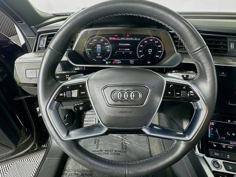 Used 2023 Audi e-tron Premium image 19