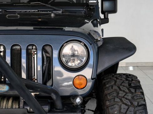 Used 2008 Jeep Wrangler Unlimited Rubicon w/ Dual Top Group AWD/4WD image 39