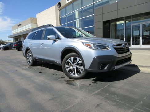 Used 2022 Subaru Outback Limited XT AWD/4WD image 14