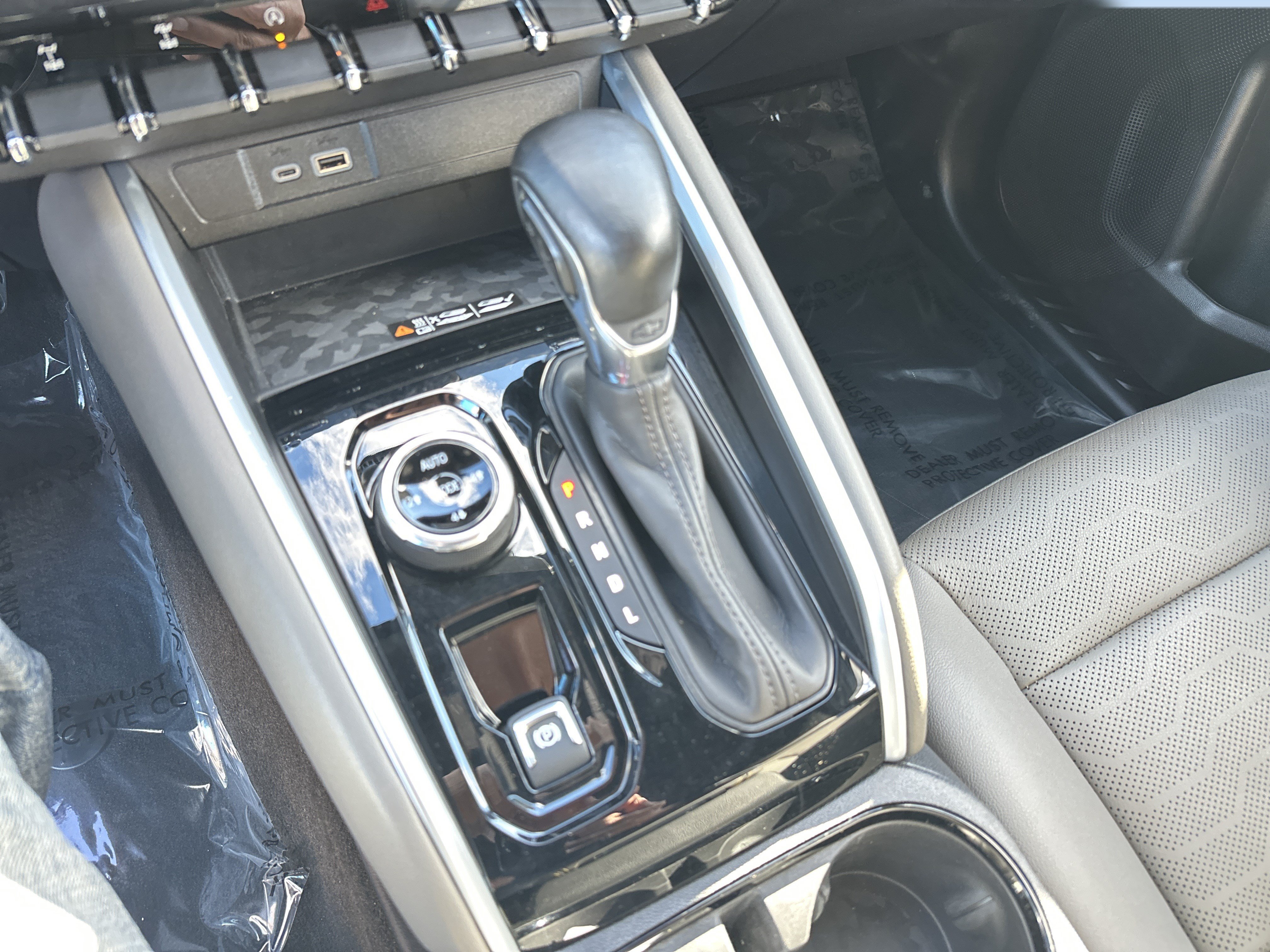 Certified 2024 Chevrolet Colorado ZR2 w/ ZR2 Convenience Package III AWD/4WD image 15