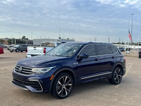 Used 2022 Volkswagen Tiguan SEL R-Line AWD/4WD image 10