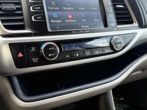 Used 2019 Toyota Highlander XLE image 37