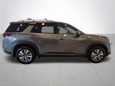 Certified 2023 Nissan Pathfinder SL image 7