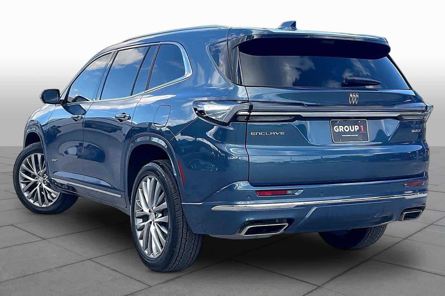 Used 2026 Buick Enclave Avenir w/ Super Cruise Package FWD image 12