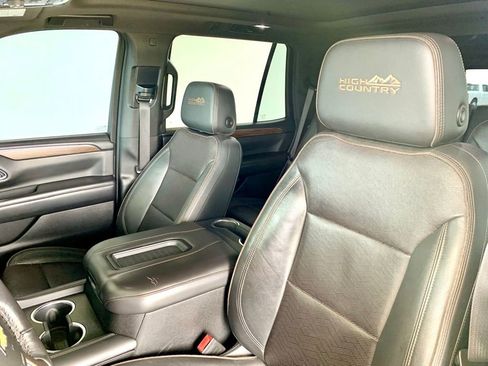 Used 2021 Chevrolet Tahoe High Country w/ Premium Package RWD image 13