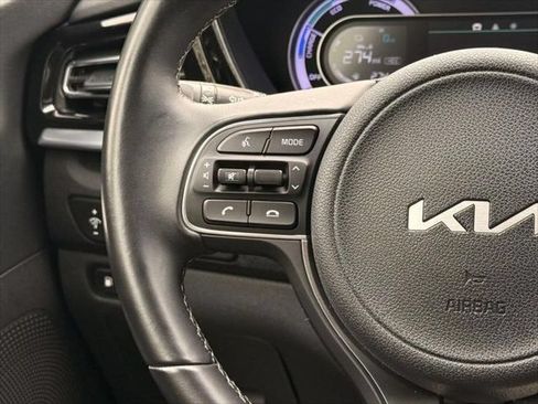 Used 2022 Kia Niro LXS FWD image 22