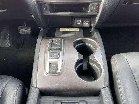 Used 2022 Honda Pilot Special Edition image 11