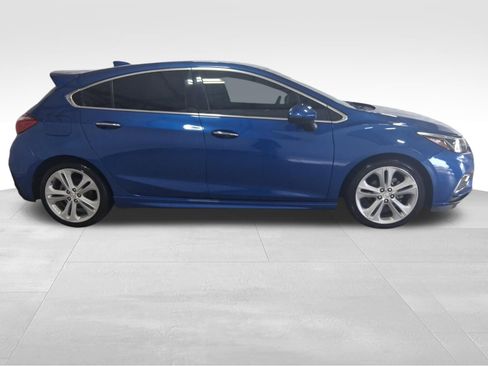 Used 2017 Chevrolet Cruze Premier image 4