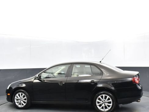 Used 2010 Volkswagen Jetta Limited Edition FWD image 5