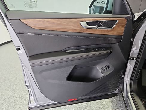 New 2026 Volkswagen Atlas SE FWD image 16